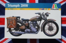 Italeri 7402 TRIUMPH 3HW